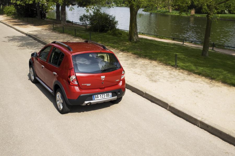  Dacia Sandero Stepway 2009 года  (фото 30 из 45)